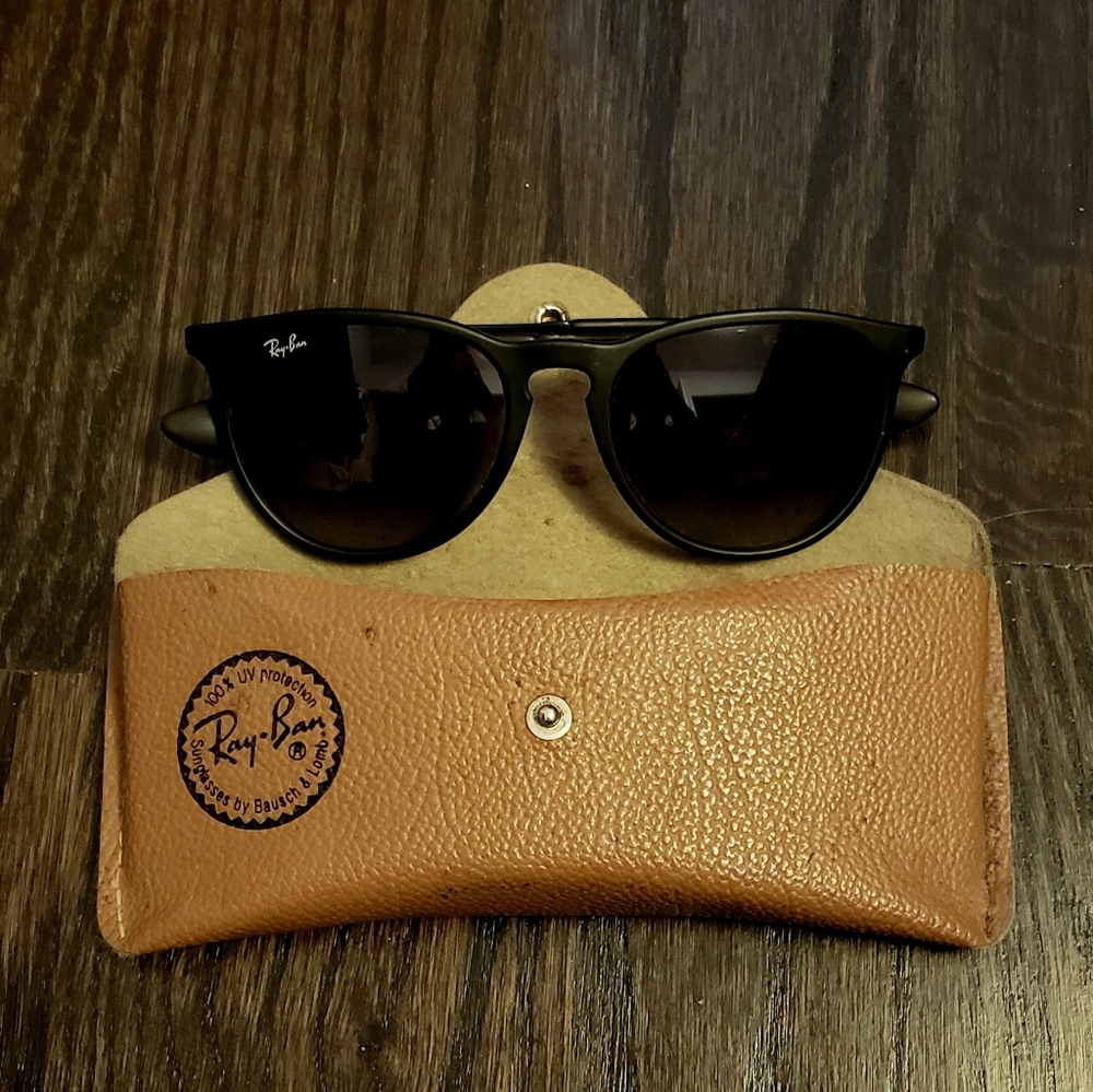 Matte RAY-BANS Erika Sunglasses